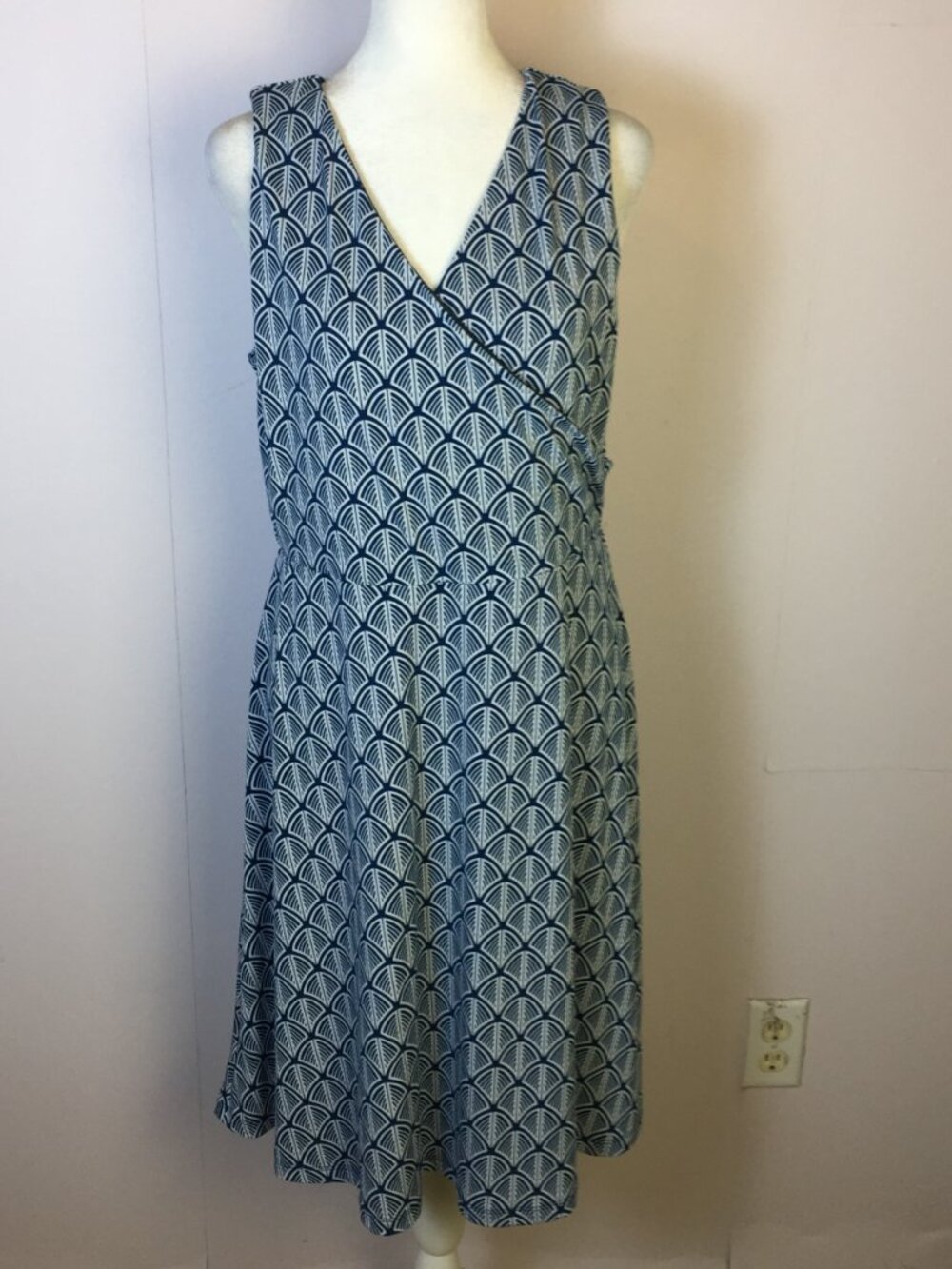 41 Hawthorn Faux Wrap Dress Size L Womans Blue White Geometric Knit Sleeveless